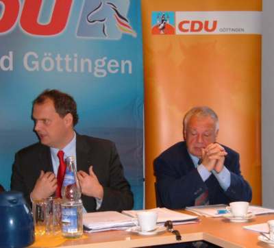 Porth © Fritz Güntzler (CDU-Fraktionsforsitzender und Mitglied des niedersächsischen Landtages) und Wolfgang Thielbörger (FDP-Fraktionsvorsitzender)