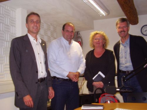 Porth , 2006 © Stefan Wenzel (Grüne), Daniel Helberg (CDU), Sabine Lösing (Linkes Bündnis) und Wolfgang Meyer (SPD) standen für den Talk mit dem ehrenamtlichen Bürgerfunker Dr. Dieter Porth im Studio B für einen Talk zur Verfügung.