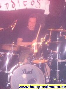 Pressefoto: Porth , 2008 © Der Drumer von Rantanplan sang offensichtlich die Songs am Drumset mit und hatte tierisch Spaß dabei.