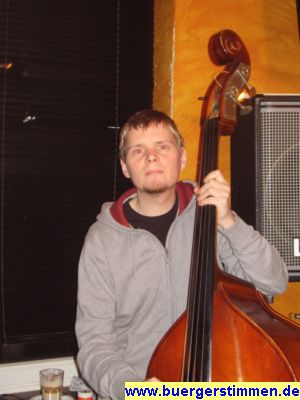 Pressefoto: Porth , 2008 © Axel Bergander legt für "Ich und Mein Tiger" das rhythmische Musikbett.