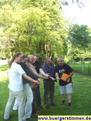 Pressefoto: Pressefoto , 2008 © Wir wollen einwenig Geld für die Pop- und Rockmusik. Eine exzellente Universität braucht ein kulturelles Umfeld, welches die Studenten anspricht.