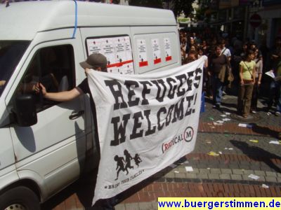 Pressefoto: http://www.buergerstimmen.de/ , 2009 © Demo am 17. Juni - 014 - der radikale Block ist natürlich mit dabei.jpg