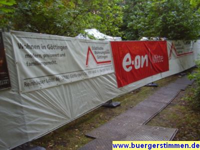 Pressefoto: http://www.buergerstimmen.de/ , 2009 © Natürlich zeigten in diesem Jahr die Sponsoren an vielen Stellen Flagge.jpg