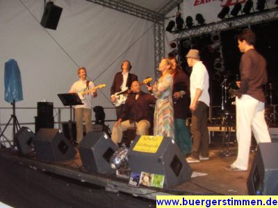 Pressefoto: http://www.buergerstimmen.de/ , 2009 © nette Moderation und bekannte Hits zeigten Seven Up am 21. August.jpg