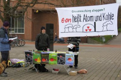 Pressefoto: , 2009 © Mahnwache und Infostand in Göttingen - Greenwashing bei E.on stoppen!.jpg