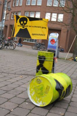 Pressefoto: , 2009 © Transparent in Göttingen - Atomkraft ist schwarz-gelb.jpg