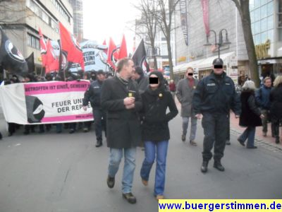 Pressefoto: http://www.buergerstimmen.de/ , 2011 © Stefan Wenzel von den Grünen marschierte dem Block voran