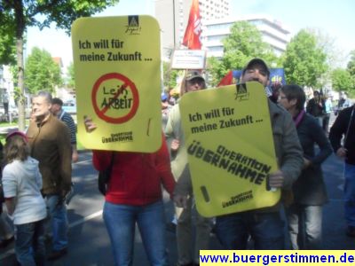 Pressefoto: http://www.buergerstimmen.de/ , 2011 © Die Demonstranten prangerten auch Leiharbeit und andere miese Praktiken des modernen Arbeitsmarktes bei der 1.-Mai-Demo in Göttingen an