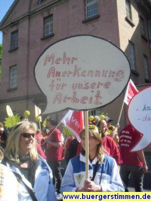 Pressefoto: http://www.buergerstimmen.de/ , 2011 © Die miesen Arbeitsbedingungen scheinen bei verschiedenen Lenbenmittel-Discountern zu grassieren