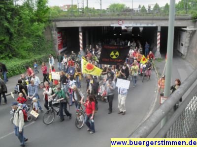 Pressefoto: http://www.buergerstimmen.de/ , 2011 © Banner - (Hintersinnig) - Schwarz Gelb tötet langsam