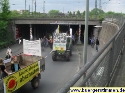 Pressefoto: http://www.buergerstimmen.de/ , 2011 © Der letzte Trecker vor dem Demonstrationszug