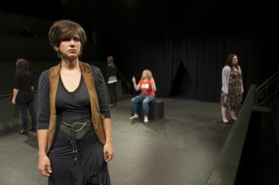 Foto vom Pressemelder: Dirk Opitz fürs Theater im OP , 2012 © Stimmen im Kopf - (von links nach rechts) Anja