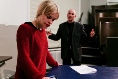 Foto vom Pressemelder: Foto vom Clemens Eulig für das Junge Theater Göttingen , 2012 © Mit Tränen will Carol den Professor