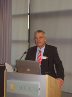 Pressefoto: http://www.buergerstimmen.de/ , 2008 © Prof. Dr. E. Frieling hielt einen überfrachteten Vortrag zum Thema Ertragssteigerung mit meinen Mitarbeitern